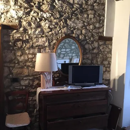 La Casetta Al Roccone 公寓 森普罗尼亚诺